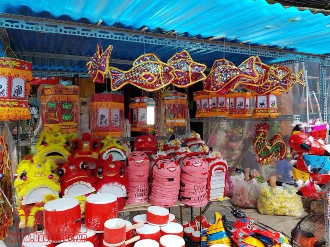 Rộn ràng không khí Tết Trung Thu trên phố Hàng Mã ảnh 1