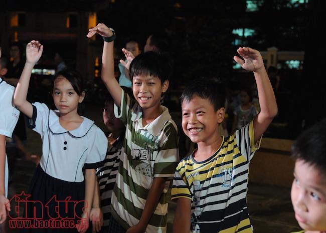 Tết Trung thu đến sớm với trẻ em có hoàn cảnh khó khăn ảnh 8
