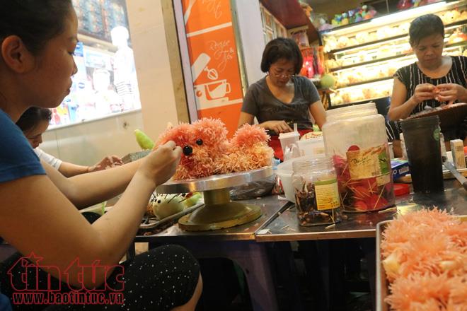 Biển người đón Trung Thu sớm trên phố Hàng Mã ảnh 17