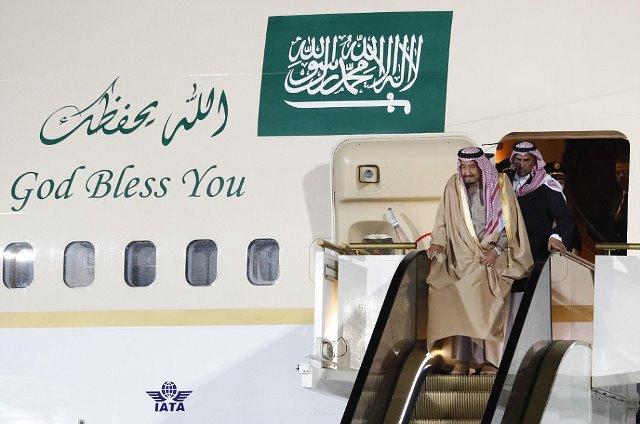Đoàn tùy tùng hùng hậu hộ tống Quốc vương Saudi Arabia thăm Nga ảnh 1