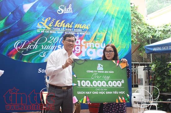 Mang sách hay đến với các em học sinh vùng khó khăn ảnh 1