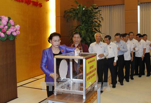 Văn phòng Quốc hội quyên góp ủng hộ đồng bào bị thiệt hại bởi mưa lũ ảnh 1