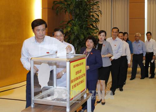 Văn phòng Quốc hội quyên góp ủng hộ đồng bào bị thiệt hại bởi mưa lũ ảnh 2