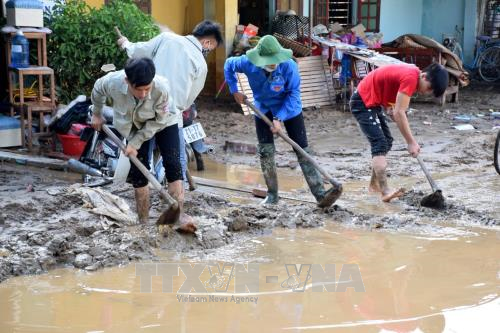 Yên Bái: Thị xã Nghĩa Lộ ra quân làm sạch môi trường sau mưa lũ ảnh 1