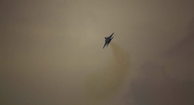 Chiến đấu cơ bị tấn công, Israel ra đòn trả đũa, 'xóa sổ' khẩu đội tên lửa Syria ảnh 1