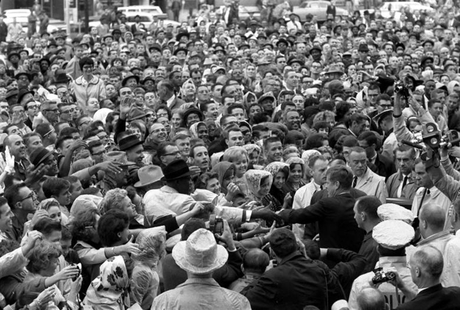 Hình ảnh về ngày định mệnh của cố Tổng thống Mỹ Kennedy ảnh 2