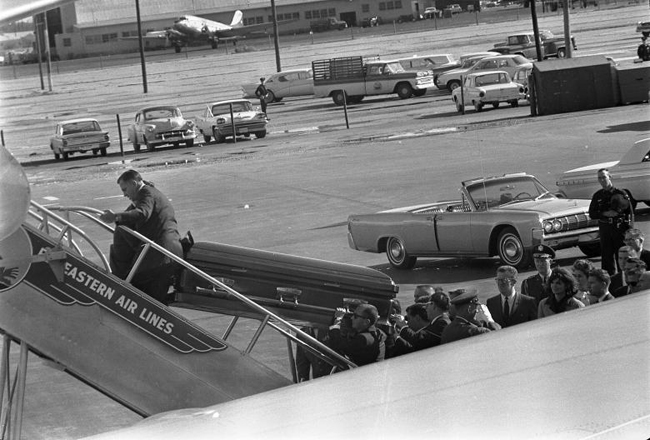 Hình ảnh về ngày định mệnh của cố Tổng thống Mỹ Kennedy ảnh 8