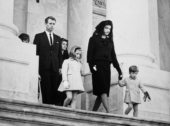 Hình ảnh về ngày định mệnh của cố Tổng thống Mỹ Kennedy ảnh 11