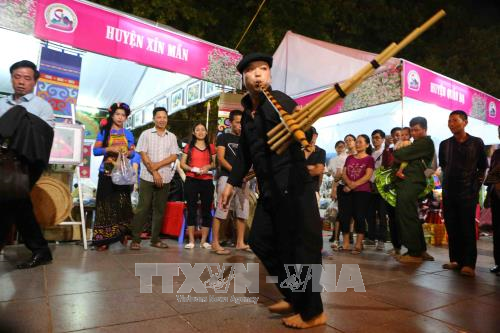 Tưng bừng không gian văn hóa, du lịch Hà Giang tại phố bộ hồ Hoàn Kiếm ảnh 3