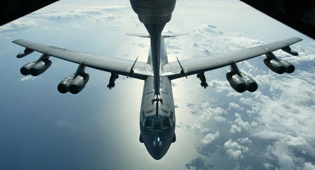 Phó tướng Mike Pence cảnh báo binh sĩ ‘hãy sẵn sàng' trước mối đe dọa Triều Tiên ảnh 1