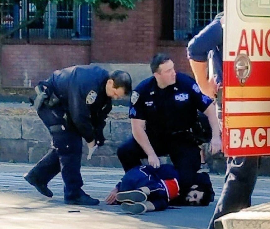 Video khoảnh khắc nghi phạm khủng bố New York tháo chạy trên đường phố ảnh 1