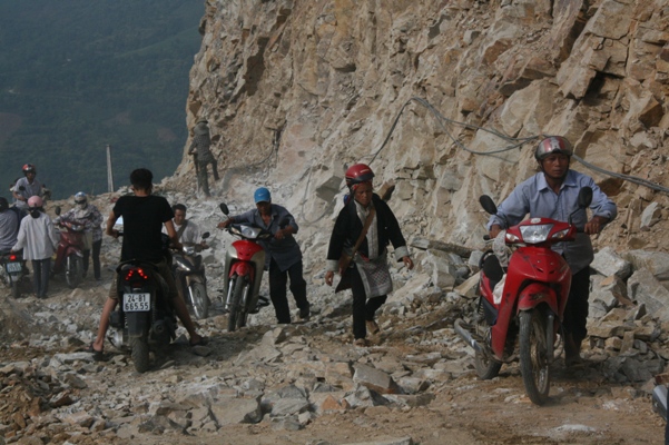 Ngăn chặn sạt trượt đất đá ảnh 1