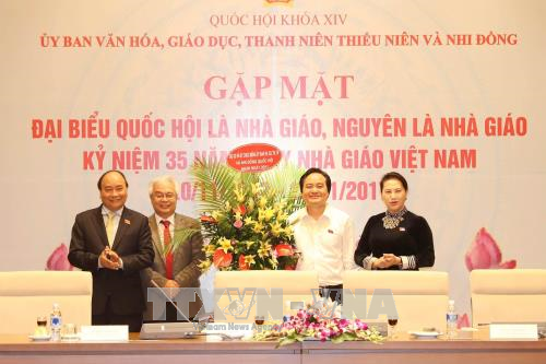 Thủ tướng Chính phủ, Chủ tịch Quốc hội gặp mặt đại biểu Quốc hội là nhà giáo ảnh 1