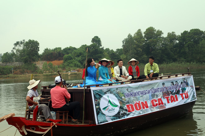 Trải nghiệm Chợ nổi Cái Răng trên hồ Đồng Mô ảnh 2