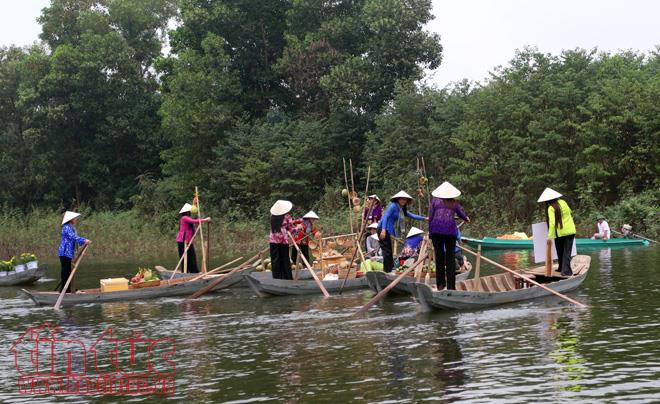 Trải nghiệm Chợ nổi Cái Răng trên hồ Đồng Mô ảnh 6