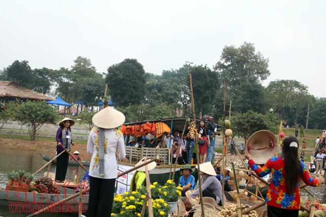 Trải nghiệm Chợ nổi Cái Răng trên hồ Đồng Mô ảnh 7