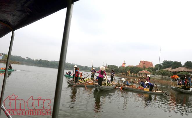 Trải nghiệm Chợ nổi Cái Răng trên hồ Đồng Mô ảnh 8