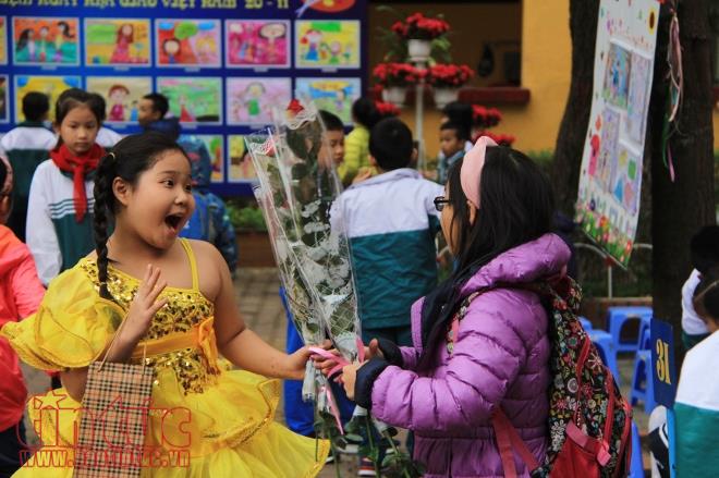 Những hình ảnh ấn tượng về lễ kỷ niệm ngày Nhà giáo Việt Nam 20/11 ảnh 3