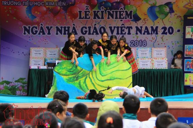 Những hình ảnh ấn tượng về lễ kỷ niệm ngày Nhà giáo Việt Nam 20/11 ảnh 7