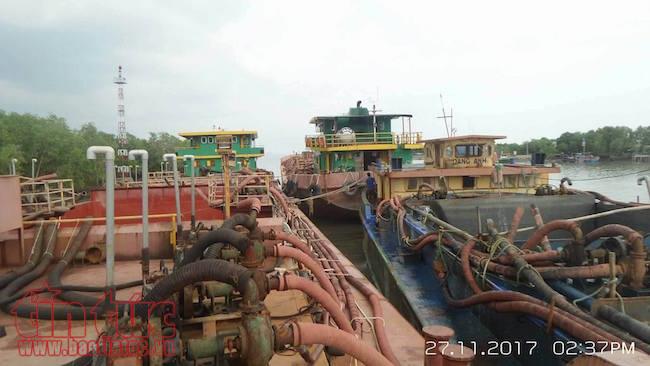 Bắt được một sà lan ‘cát tặc’ trên vùng biển Cần Giờ ảnh 2