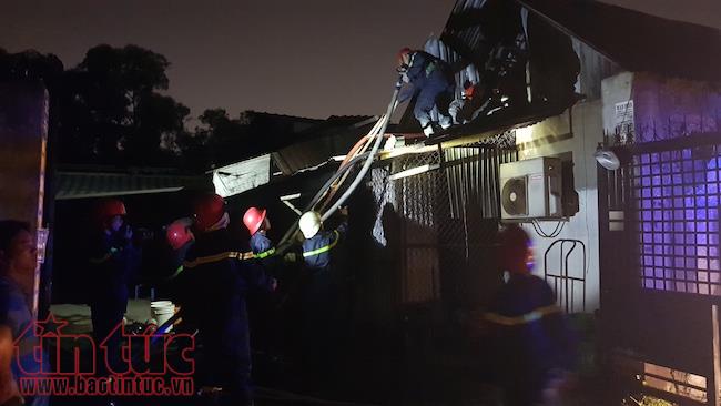 Hàng trăm thực khách bỏ chạy toán loạn vì quán lẩu dê phát cháy ảnh 2