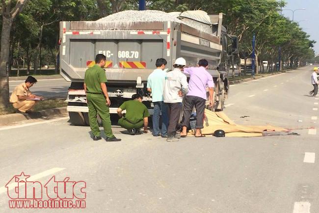Phóng nhanh, hai thanh niên đâm vào xe ben tử vong tại chỗ ảnh 2