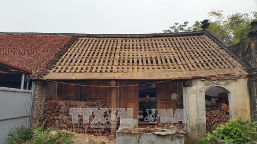 Xót xa cảnh người dân phá nhà cổ ở Đường Lâm ảnh 1