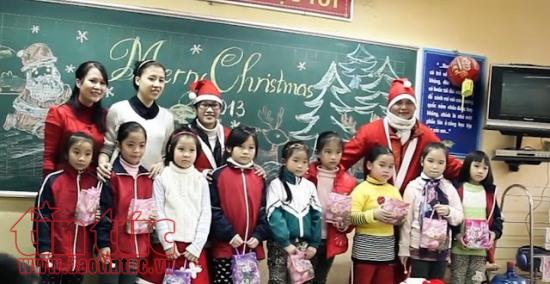 Vào vai ông già Noel, kiếm vài triệu dịp Giáng Sinh ảnh 1