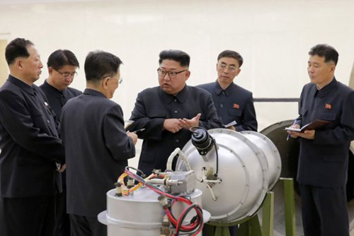 Truyền hình Triều Tiên vô tình để lộ 'bức ảnh lạ' về cố lãnh đạo Kim Jong-il ảnh 3