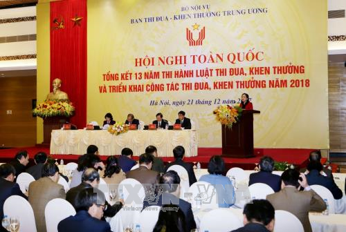 Thi đua, khen thưởng phải gắn với nâng cao đạo đức, trách nhiệm công vụ ảnh 2