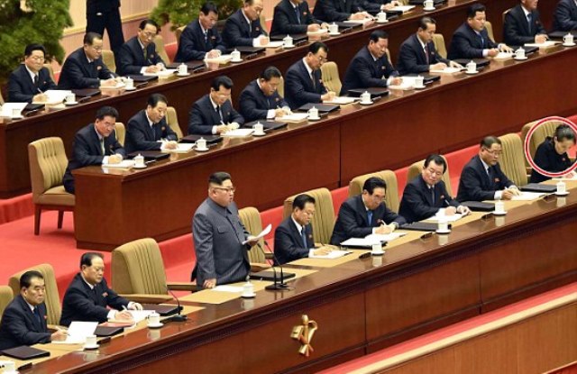 Ngồi cùng bàn với quan chức 'chóp bu', em gái ông Kim Jong-un gây chú ý ảnh 1