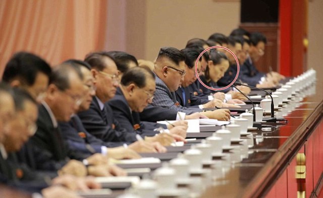 Ngồi cùng bàn với quan chức 'chóp bu', em gái ông Kim Jong-un gây chú ý ảnh 2