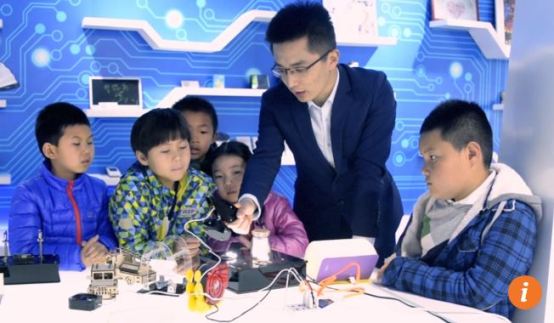 ‘Bố mẹ hổ’ Trung Quốc rót tiền cho con học khoa học công nghệ ảnh 2