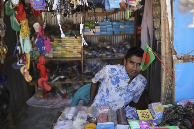 Ngày vui hiếm có trong trại tị nạn của người Rohingya ảnh 2