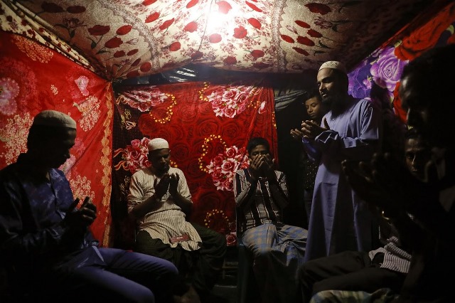 Ngày vui hiếm có trong trại tị nạn của người Rohingya ảnh 3