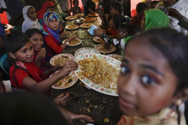 Ngày vui hiếm có trong trại tị nạn của người Rohingya ảnh 5