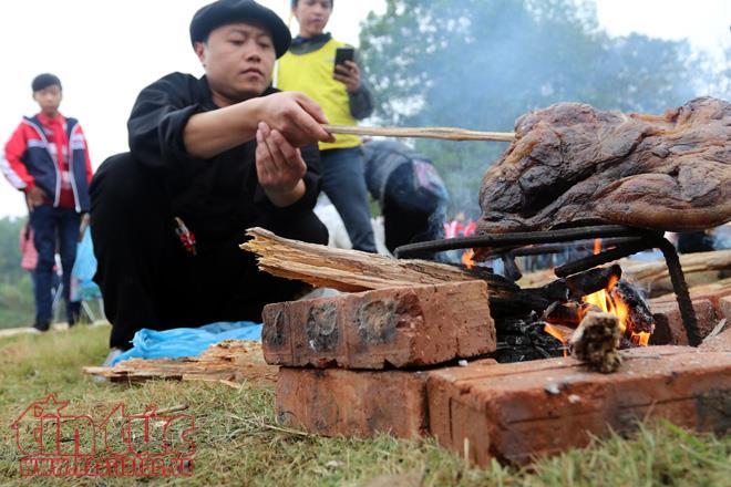 Rộn ràng phiên chợ Món ngon vùng miền tại Làng Văn hóa - Du lịch các dân tộc Việt Nam ảnh 7