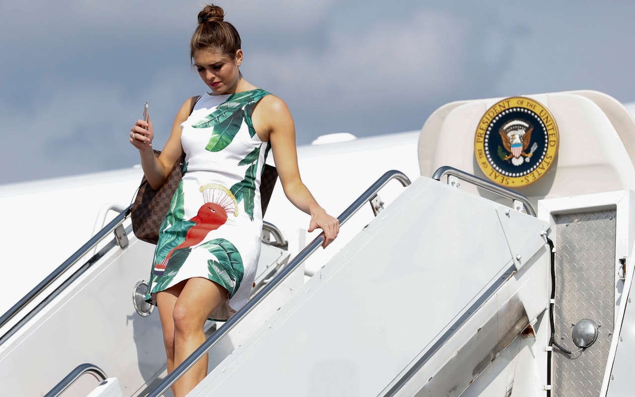 Có gì trong cuốn sách tiết lộ góc khuất Nhà Trắng khiến Tổng thống Trump giận dữ? ảnh 2