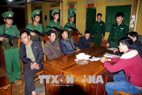 Bắt 4 đối tượng tổ chức đánh bạc gần biên giới với Campuchia ảnh 1