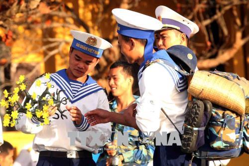 Đoàn công tác tàu Quân y 561 thăm, tặng quà tại đảo Phan Vinh và Tốc Tan ảnh 7