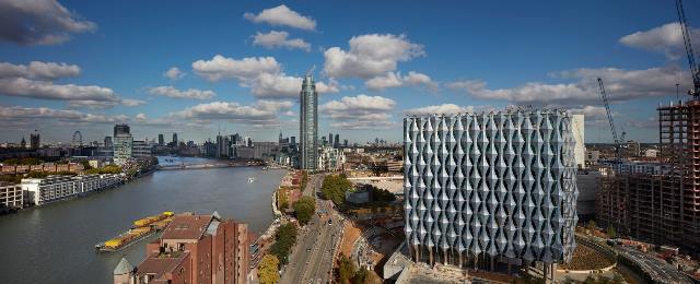 Có gì trong đại sứ quán tỉ đô Mỹ vừa mở cửa tại London? ảnh 1