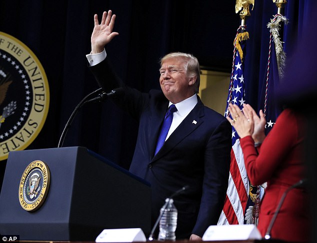 Tổng thống Trump đạt điểm tuyệt đối trong bài kiểm tra sức khỏe tâm thần ảnh 1