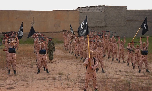 Al-Qaeda lôi kéo, tuyển mộ phiến quân của IS ảnh 1