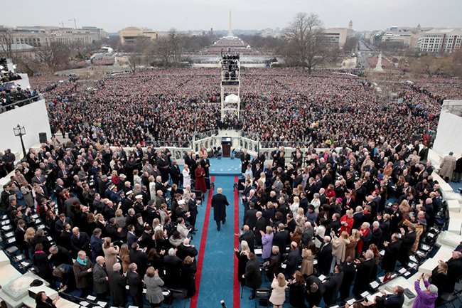 Những khoảnh khắc quyết định trong năm cầm quyền đầu tiên của Tổng thống Trump ảnh 1