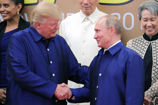 Những khoảnh khắc quyết định trong năm cầm quyền đầu tiên của Tổng thống Trump ảnh 7