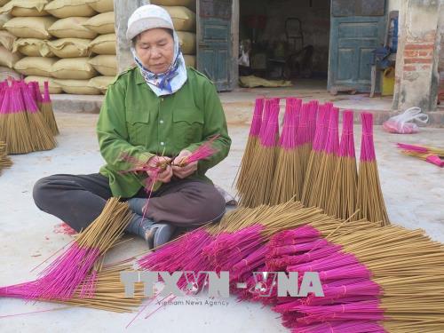 Làng nghề sản xuất hương 'chạy đua' cùng Tết ảnh 1