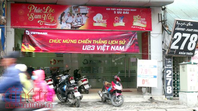 Ngập tràn băng rôn, khẩu hiệu trước trận chung kết U23 Việt Nam – Uzbekistan ảnh 8
