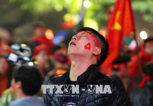 Cổ động viên yêu thương và tự hào về U23 Việt Nam! ảnh 6