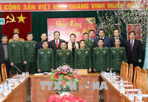 Chủ tịch Quốc hội dự giao lưu nghệ thuật 'Xuân biên phòng ấm lòng dân bản' ảnh 2