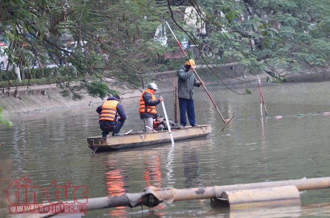 Người Hà Nội co ro đón gió rét cận Tết Nguyên đán ảnh 4